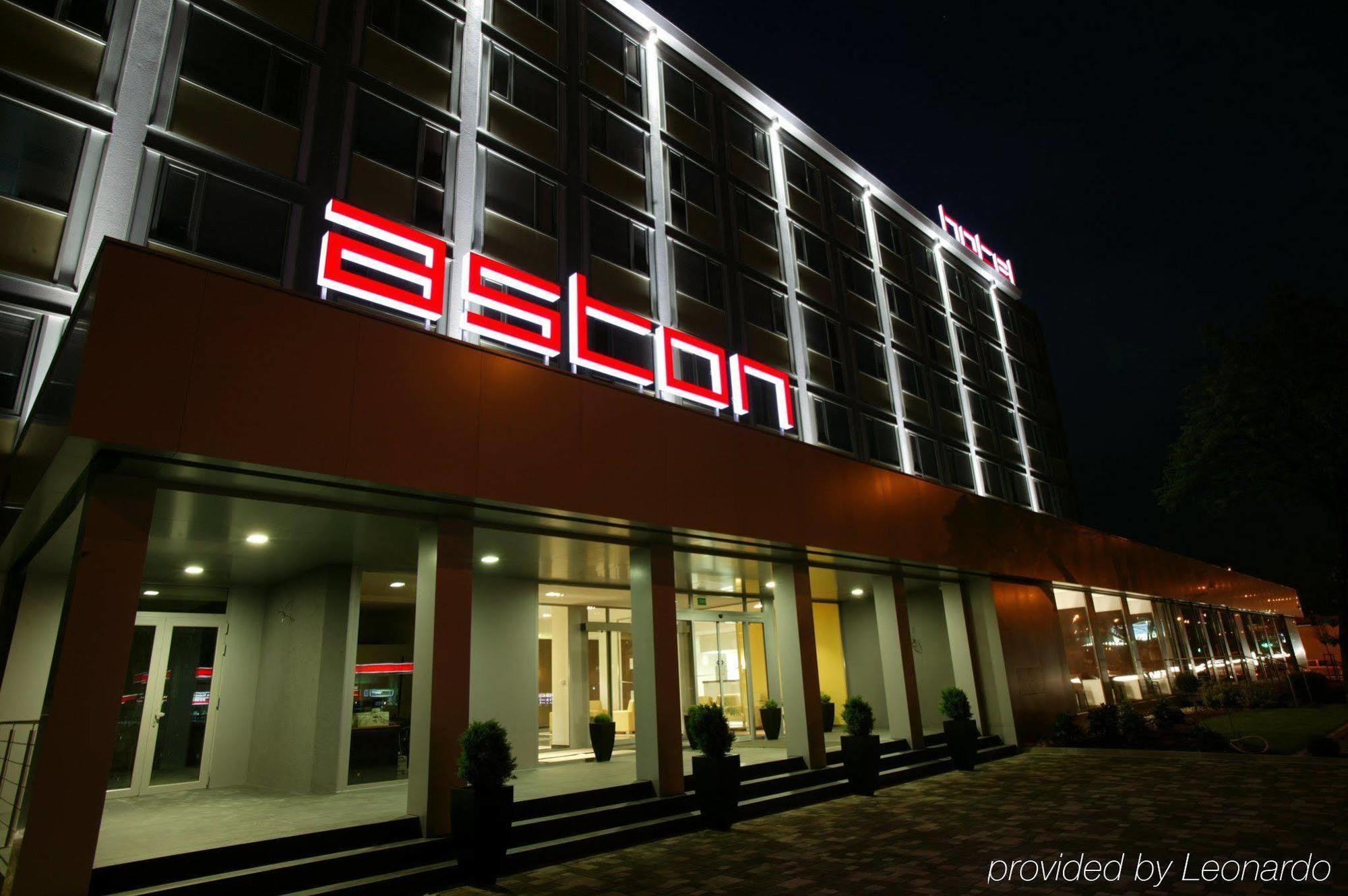 Aston Hotel Bratislava Luaran gambar